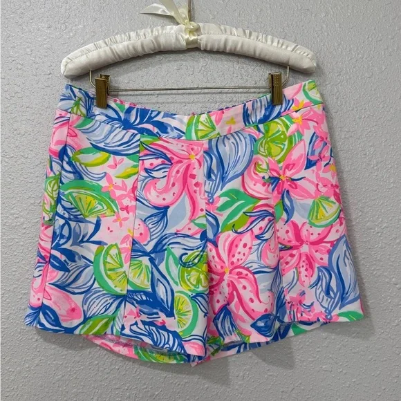 Lilly Pulitzer Women's Ariana Stretch Shorts "Multi Havana Cocktail-Size 8 - Picture 1 of 10
